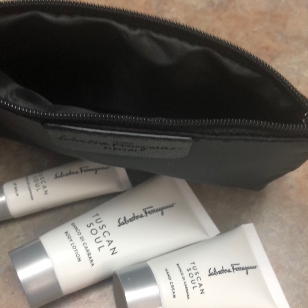 🆕 Ferragamo Cosmetics & Pouch Bag - Picture 9 of 9